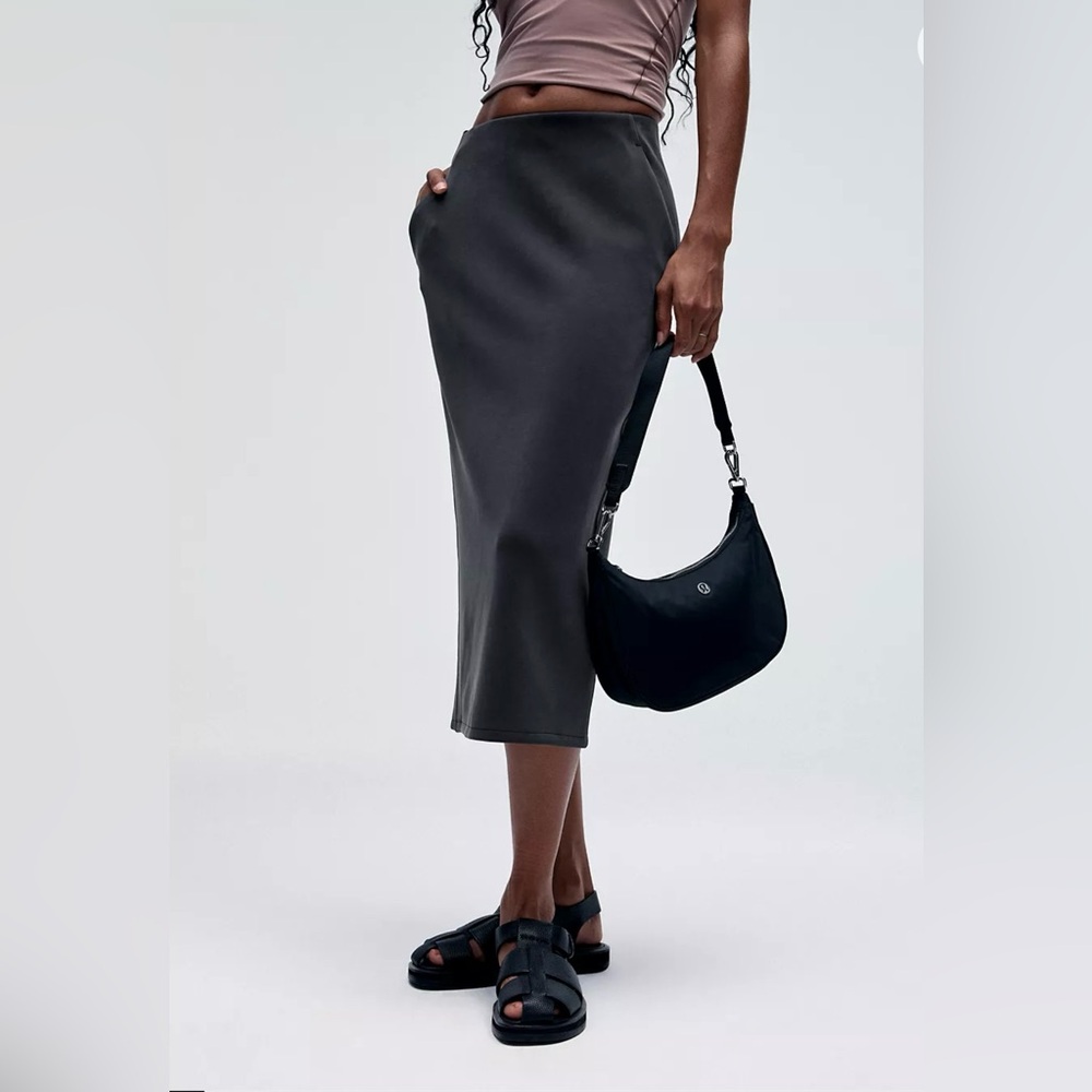 NWT Lululemon Softstreme HR Black Midi Skirt, 0